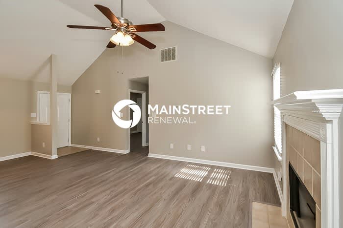 1367 Camrose Court – photo 3