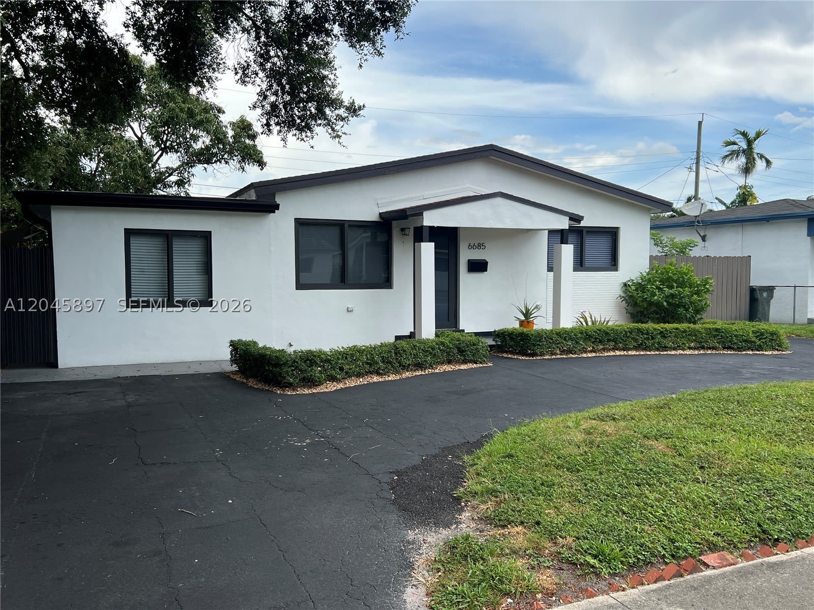6685 NW 38th Ter – photo 2