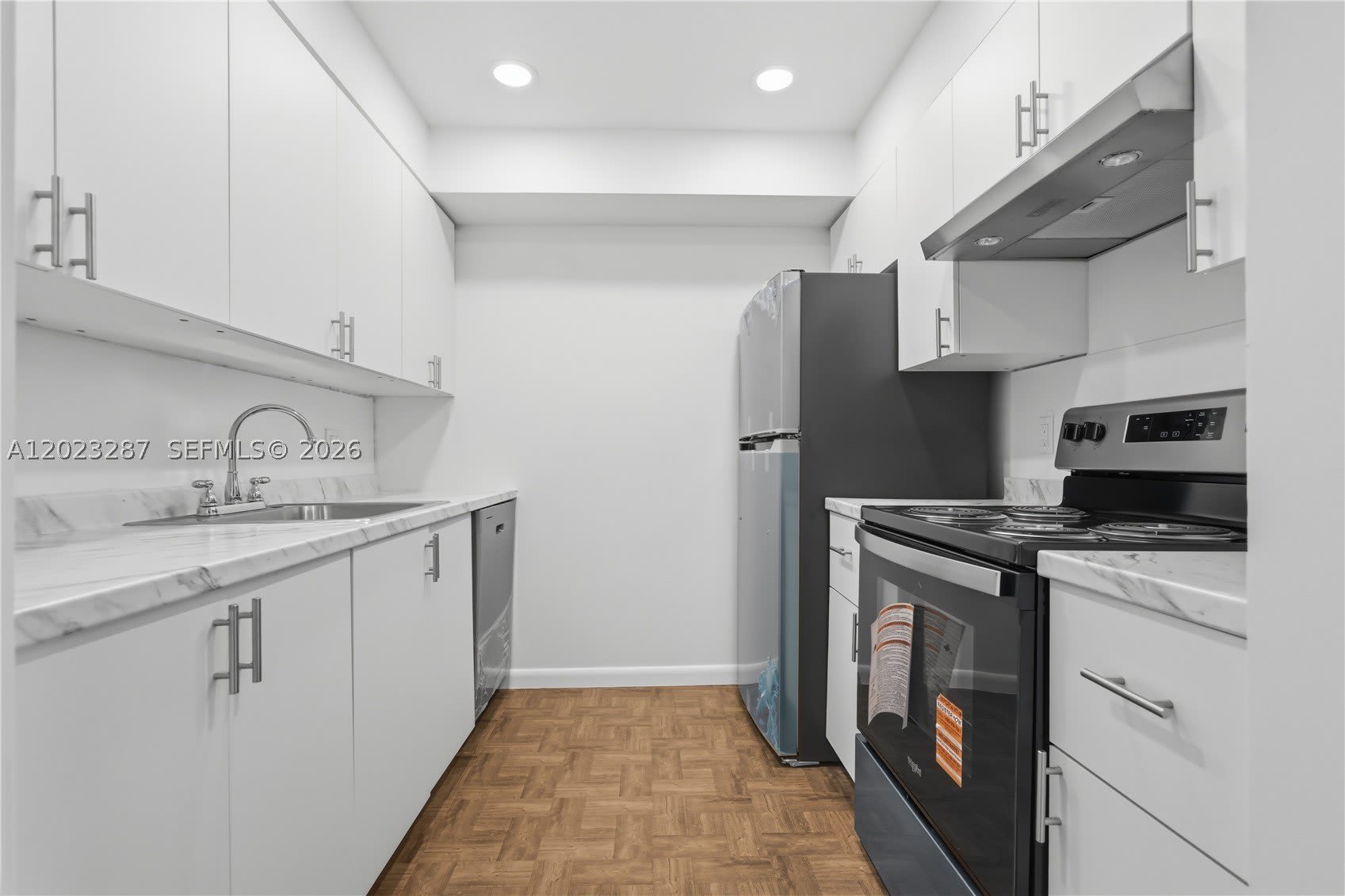 301 SW 135th Avenue – photo 1