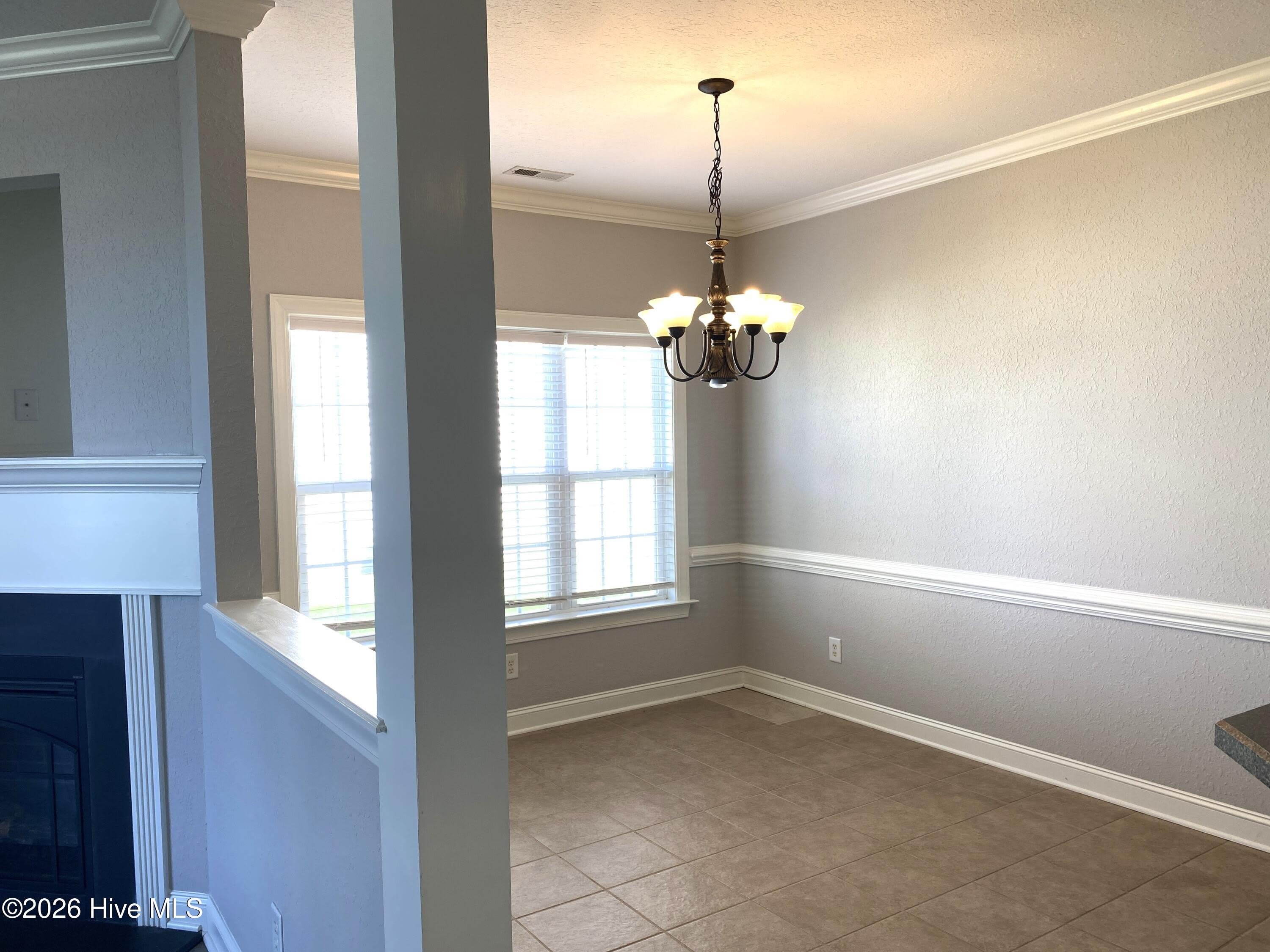 2044 Cambria Drive – photo 3