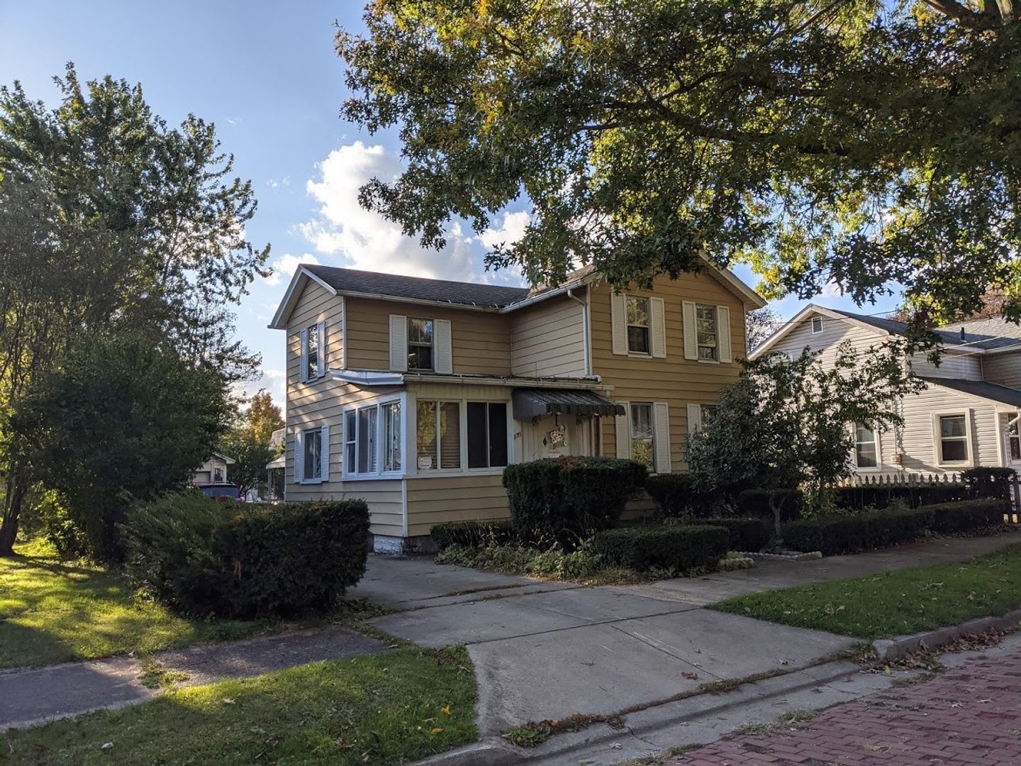 Large 4 Bedroom Home For Rent – photo 1