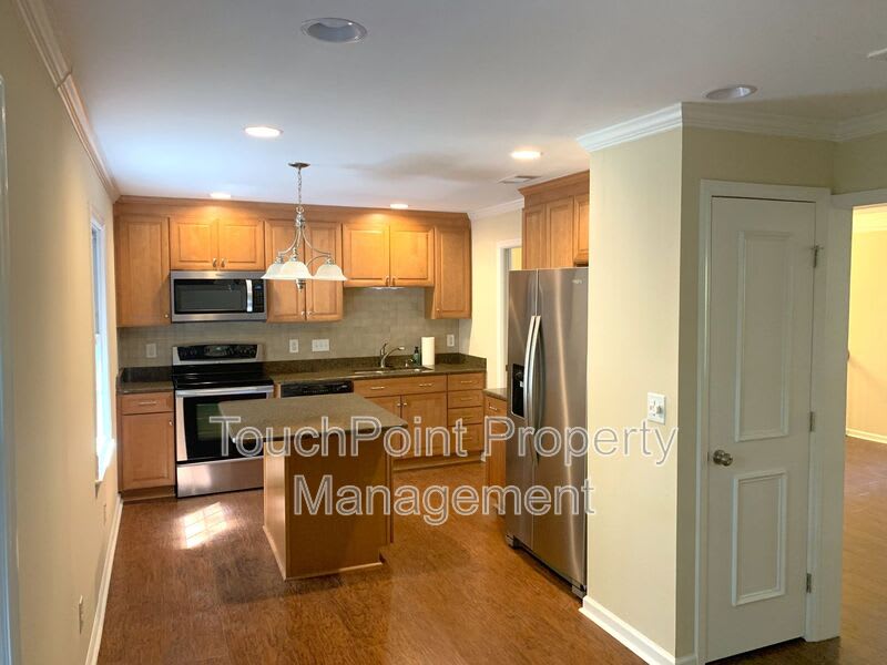 1114 Glenshannon Rd – photo 4