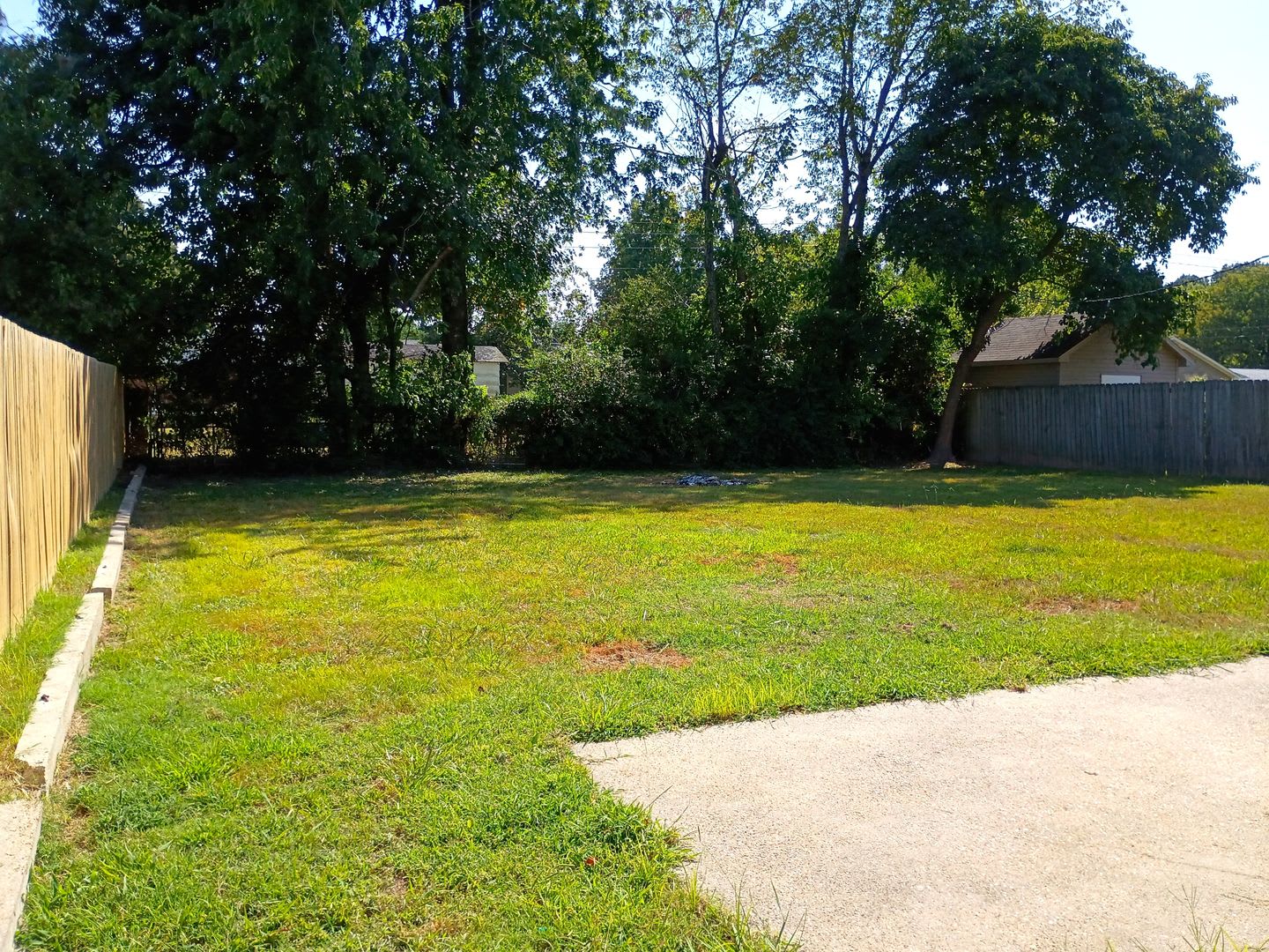 Cute 3Bed/1Bath house with fenced backyard – photo 3