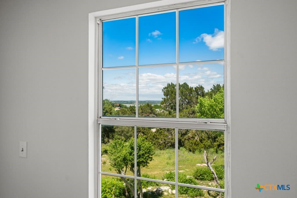 1219 E Lakeside Drive – photo 3