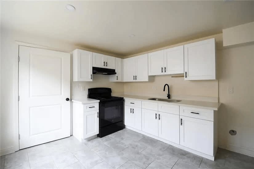 740 Thayer – photo 4