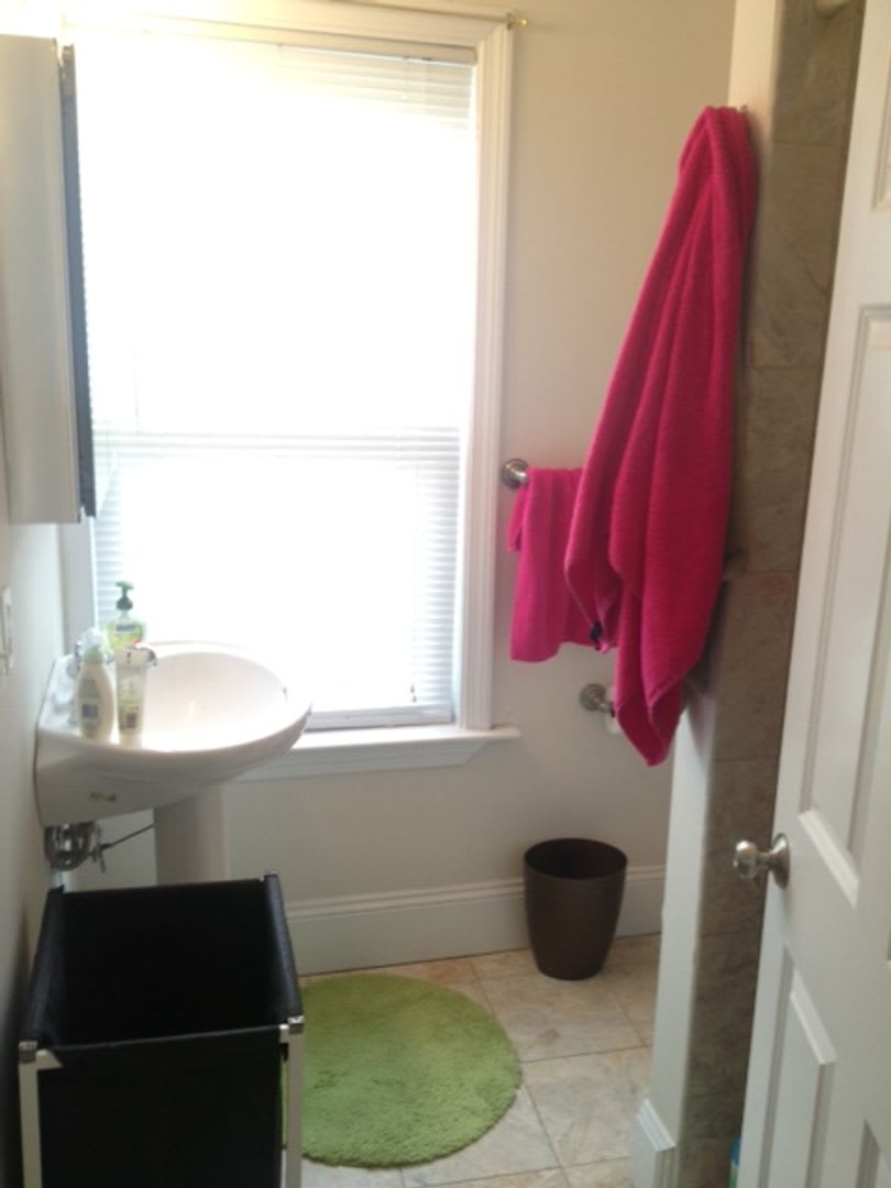Charming 3 Bedroom-No Broker Fee – photo 3