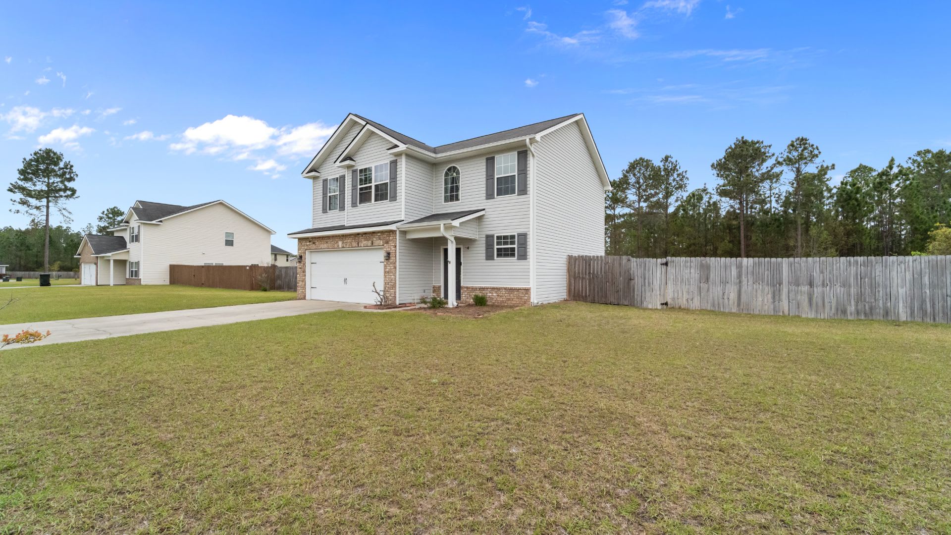 Spacious 3BR Home with Fenced Yard Near Ft. Stewart – photo 2