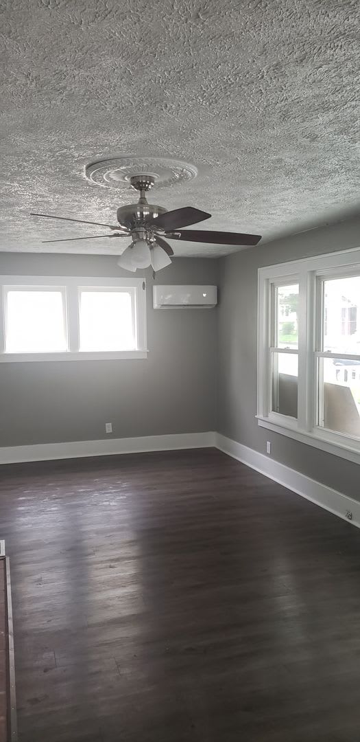 5 bedroom 3 bath home – photo 4