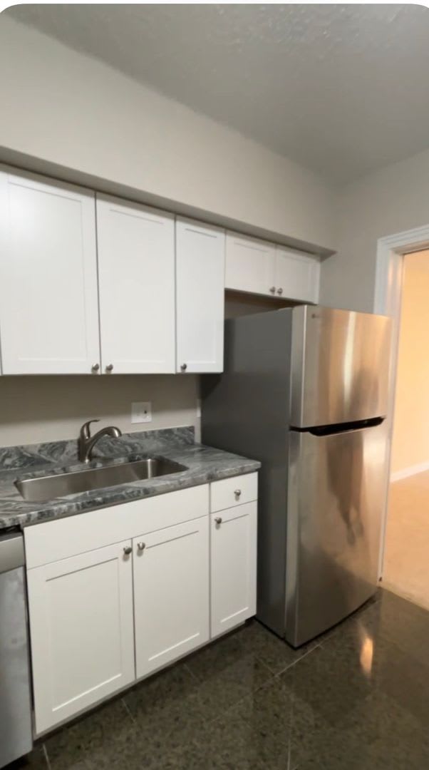 New Kitchen And New Bathroom Remodel Nice One Bed One Bath In Luxury Secure Doorman Bldg – photo 3