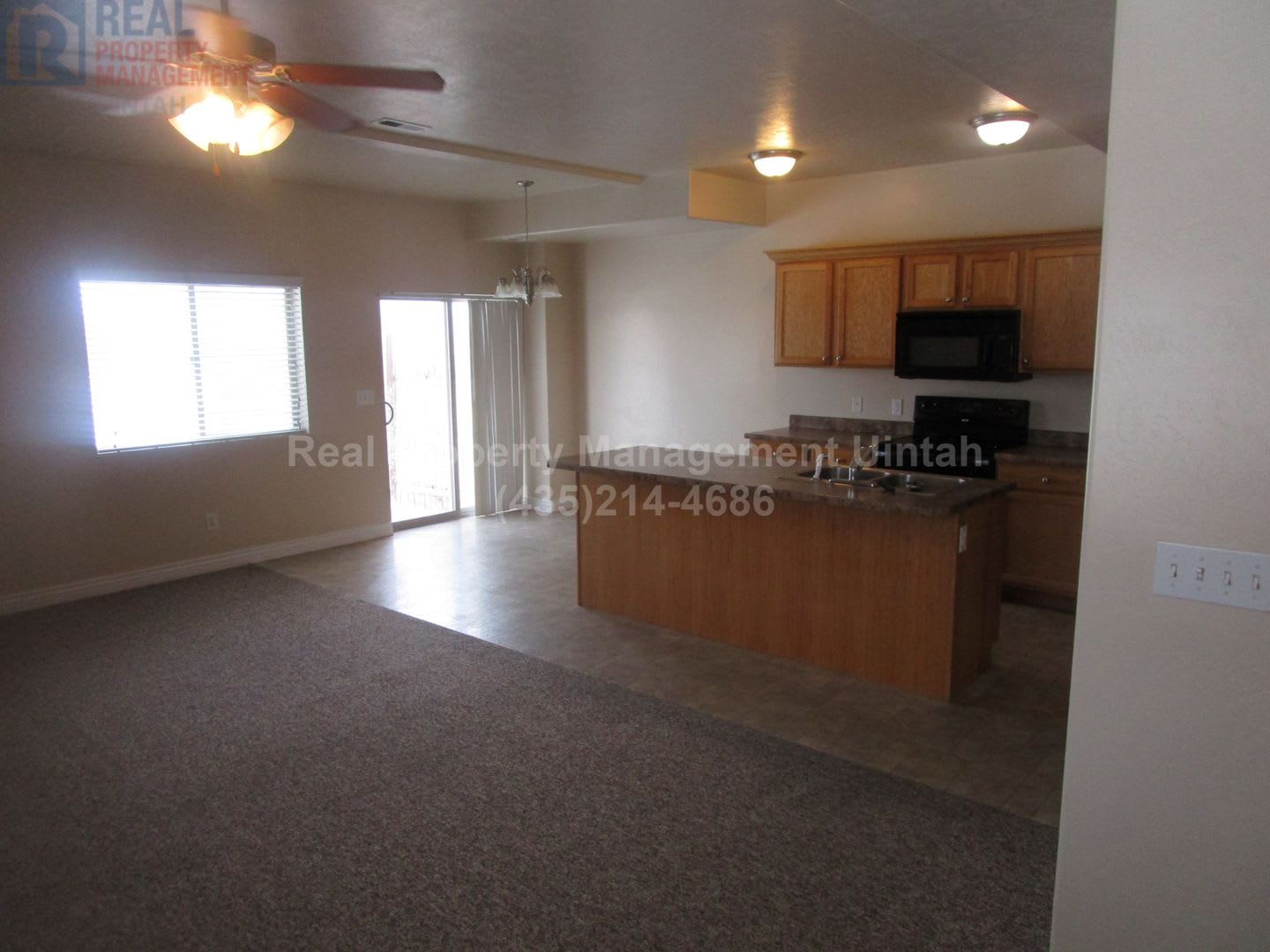 3 Bed 2.5 bath Townhome – photo 2