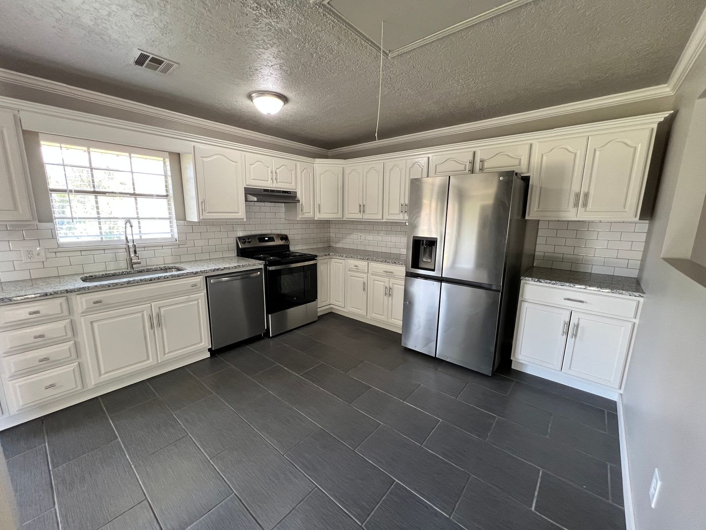 6408 Nw Oak Coming Soon – photo 2