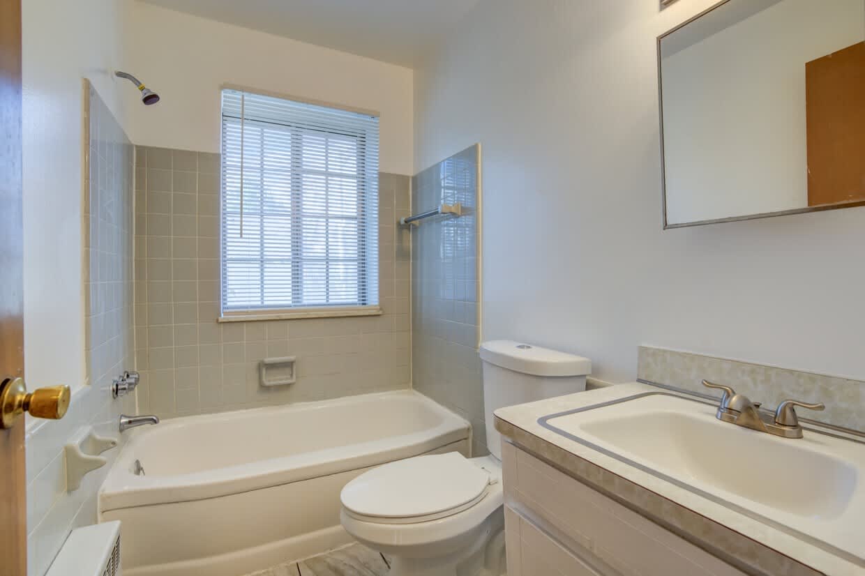 4811 Cadieux Rd – photo 5