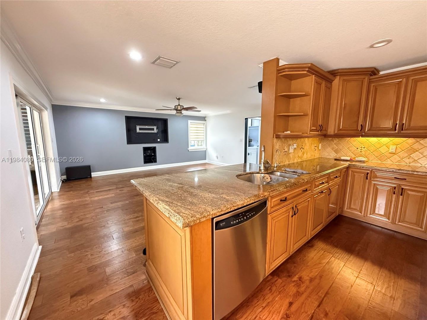 19909 Sw 7Th Place Pembroke Pines Fl 33029 – photo 2