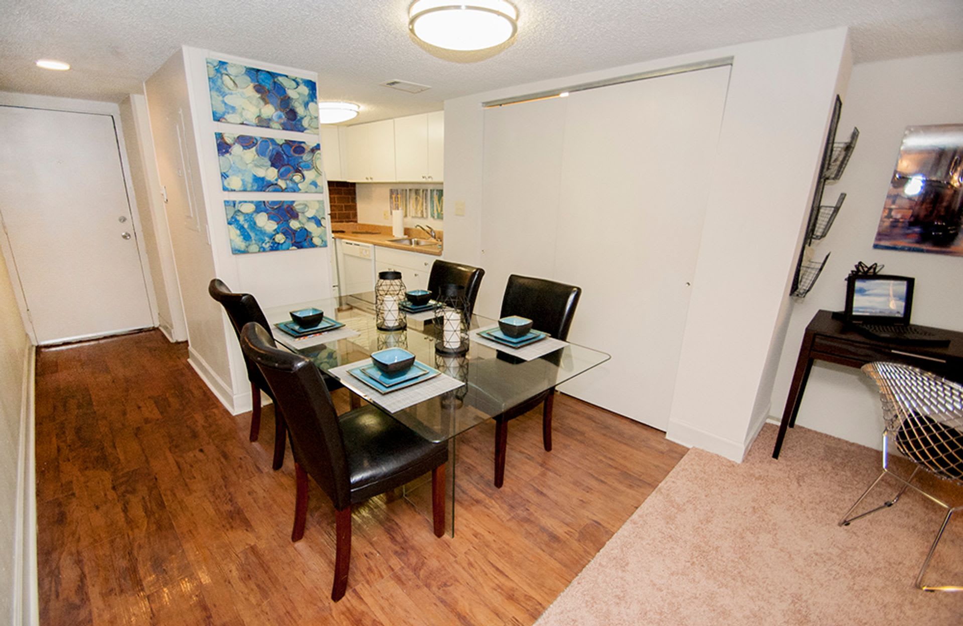 Lake Towers Apartments – photo 3