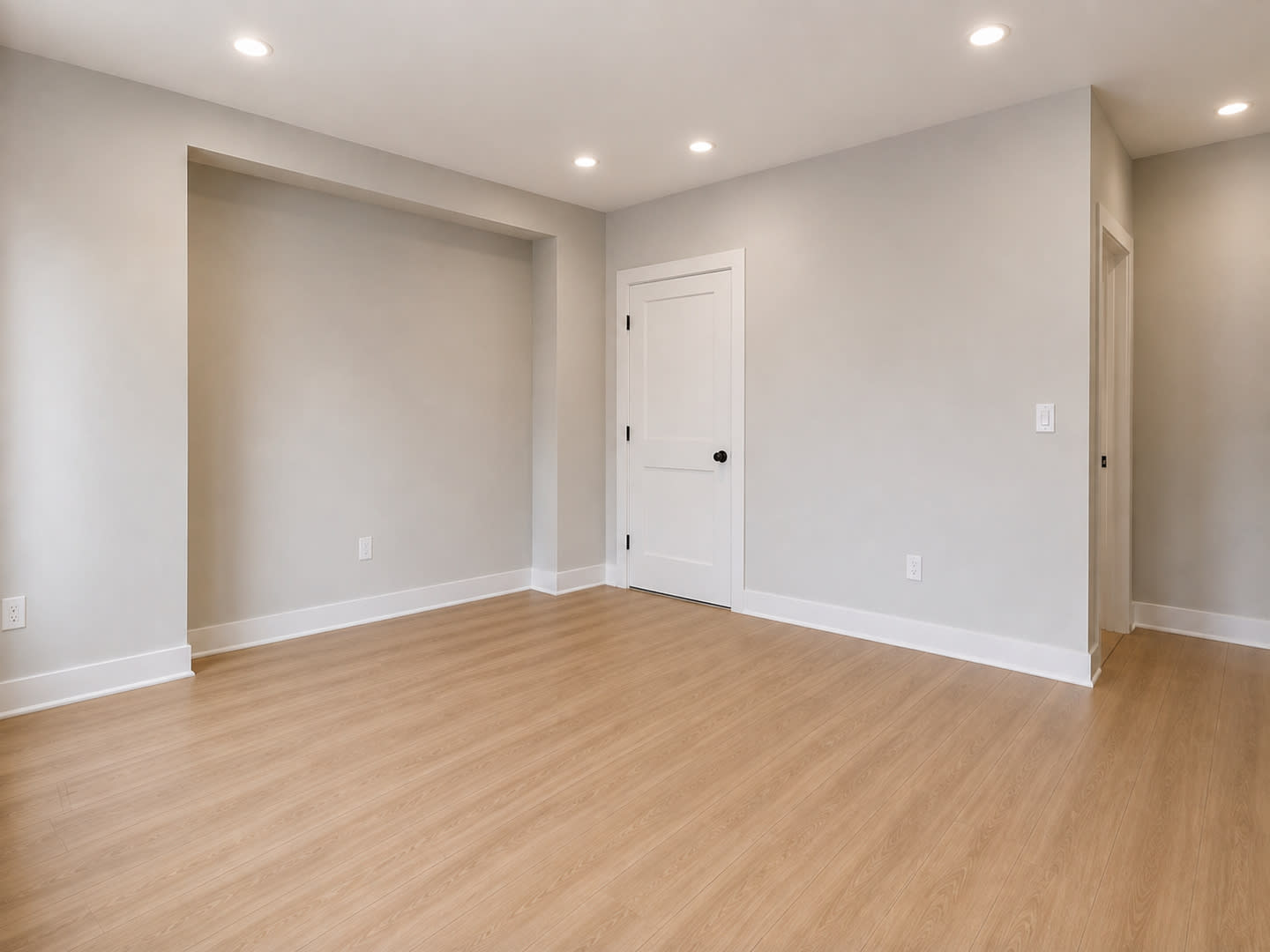Completely Renovated New 1 Bed/1 Bath in Providence! – photo 2
