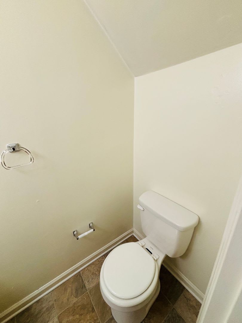 4 Bedroom 2.5 Bath Townhouse – photo 5
