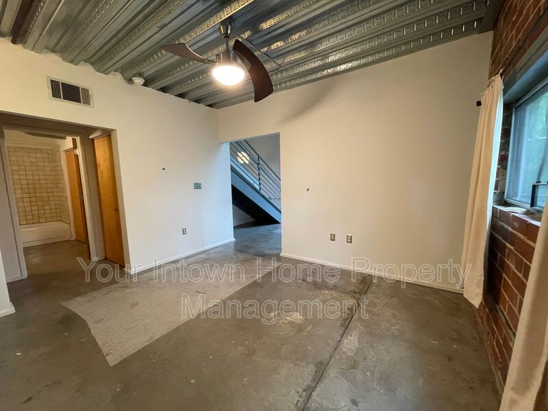 195 Arizona Avenue – photo 1