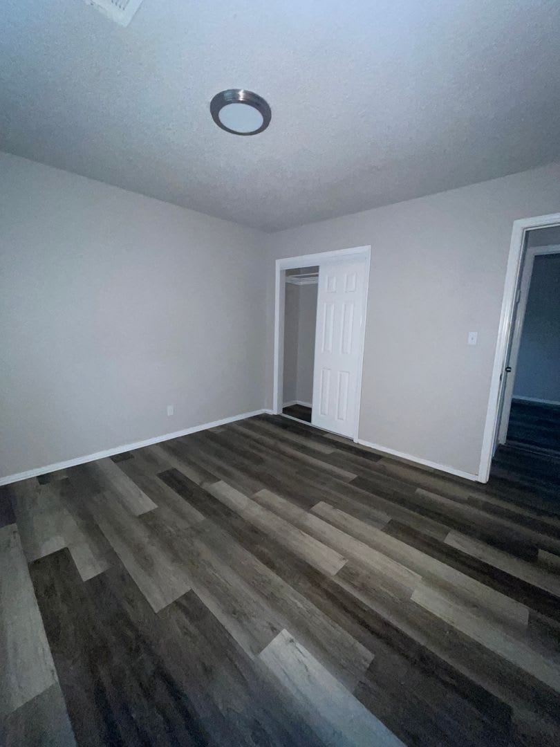 Remodeled w/ granite and new appliances – photo 4