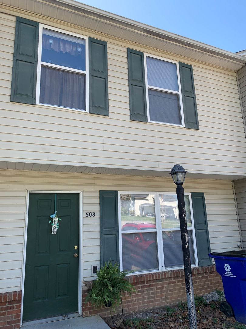 3 Bedroom 2.5 Bath Townhouse – photo 1