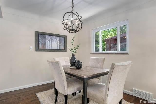 21905 SUSSEX Street – photo 4