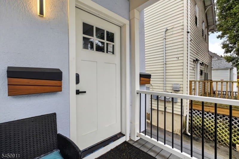 24 Dean St – photo 4