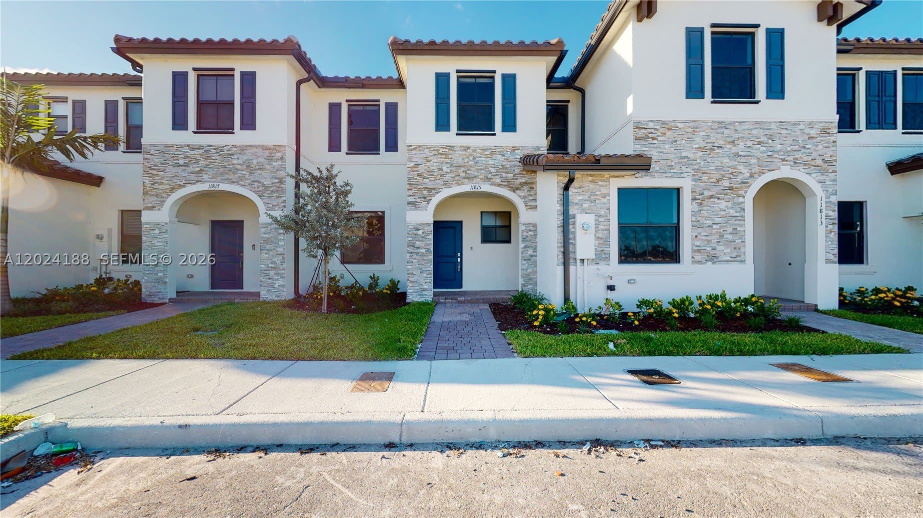 11815 SW 246 TER – photo 1