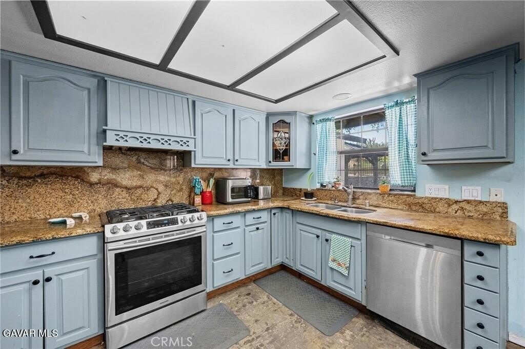 712 Avenue R-8 – photo 4