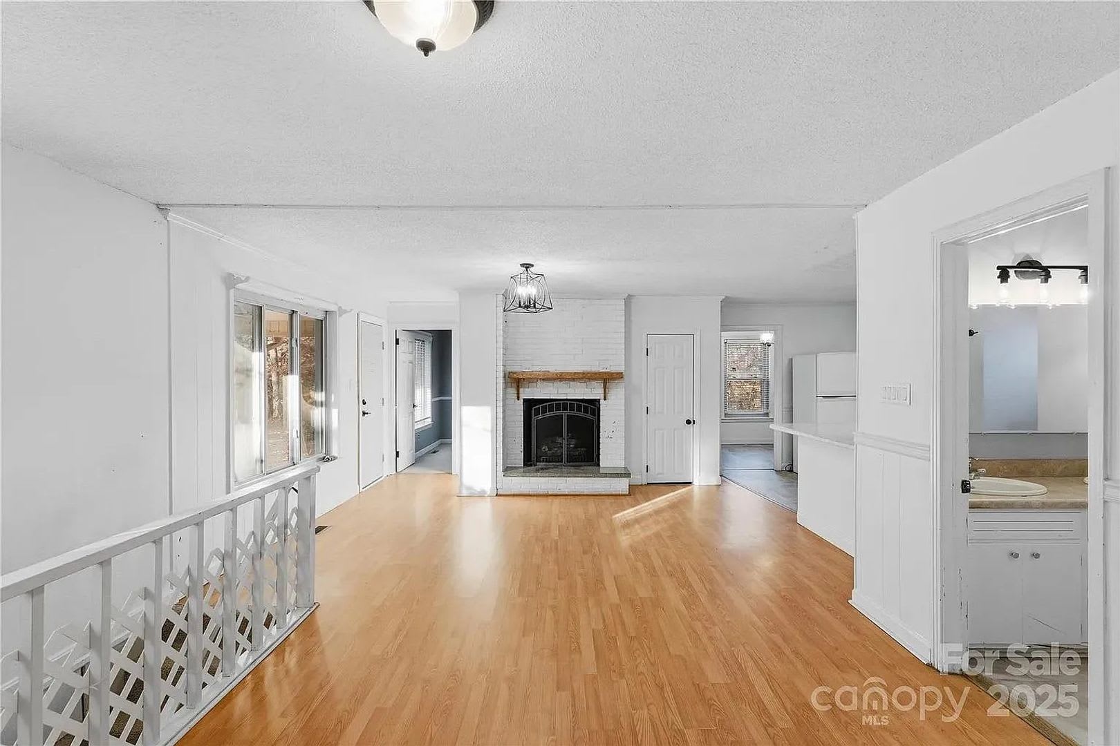 Room in 5 Bedroom Home at Cox Mill Rd – photo 3