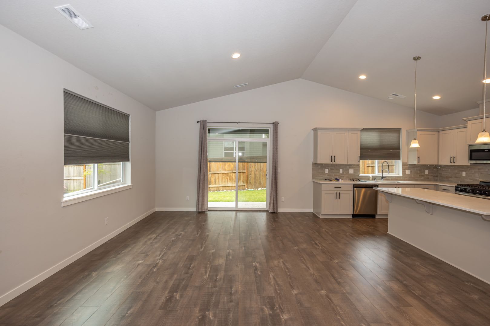 3 Bedr Ranch Home in Ramble Creek Community – photo 3
