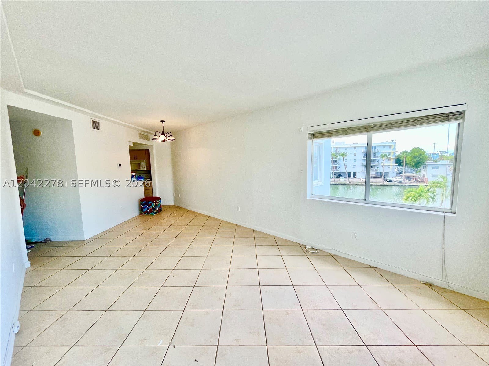 1185 Marseille Dr – photo 2