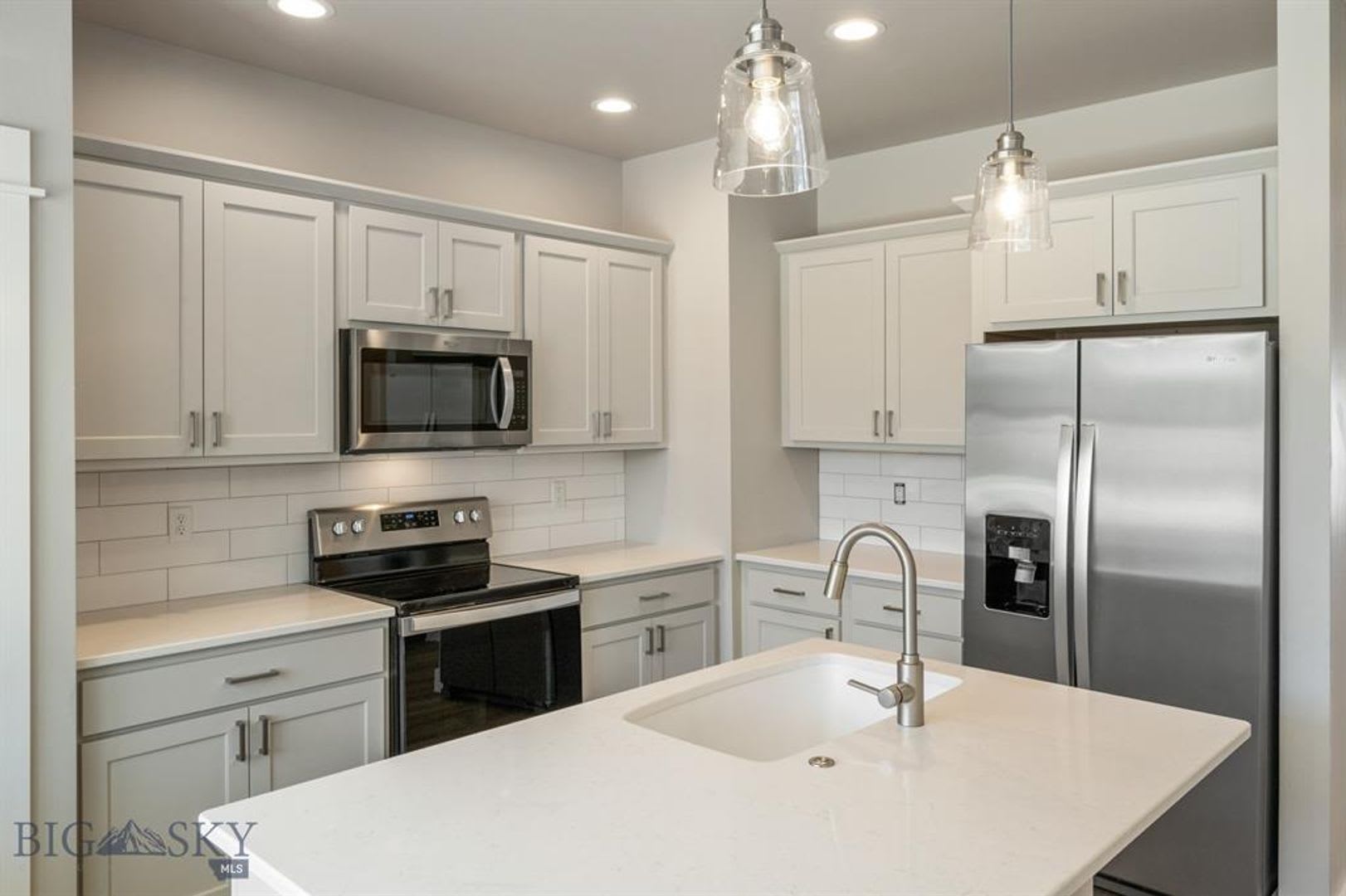 4 Bedroom Modern Townhome! – photo 5