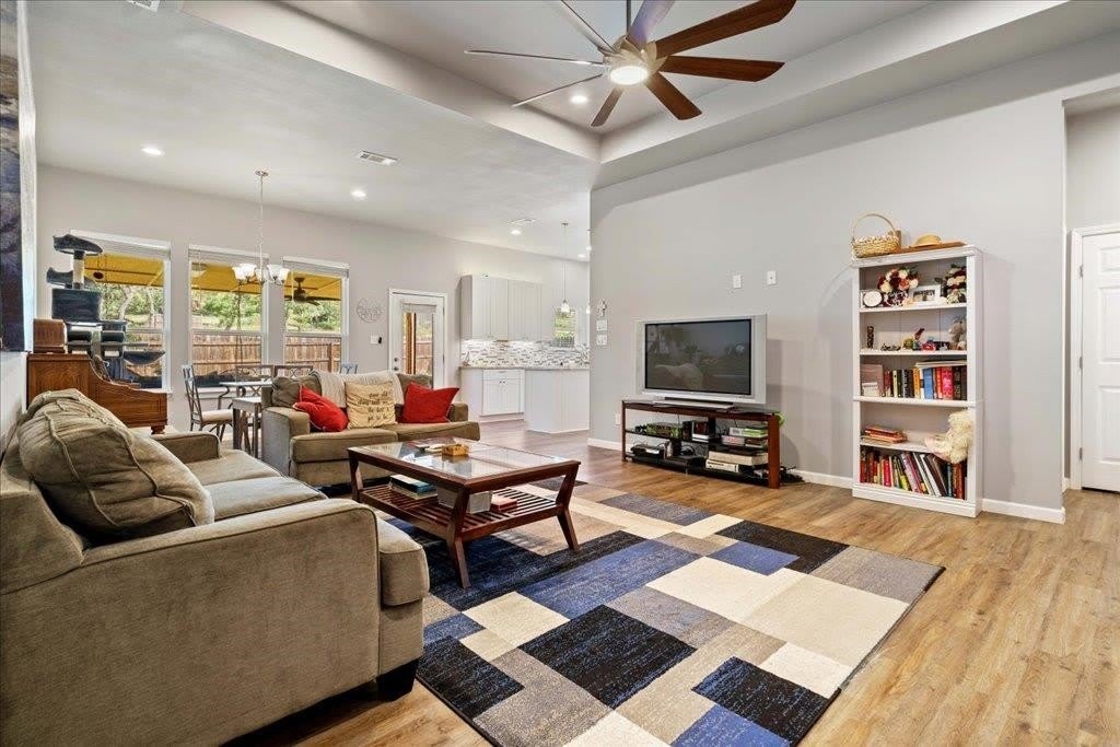 306 Songwood Drive – photo 5