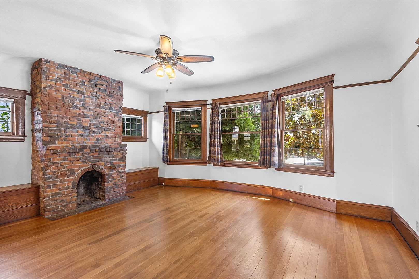 1733 Lincoln Ave – photo 1