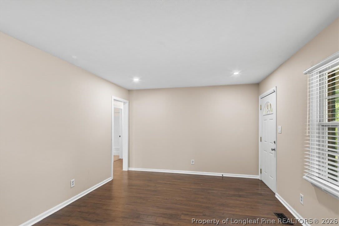 6604 vaughn Road – photo 4