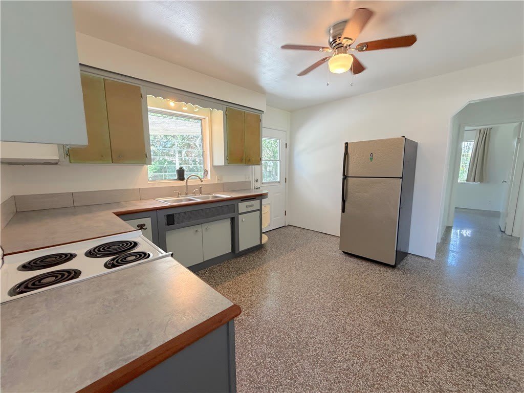 2055 34Th Avenue – photo 4