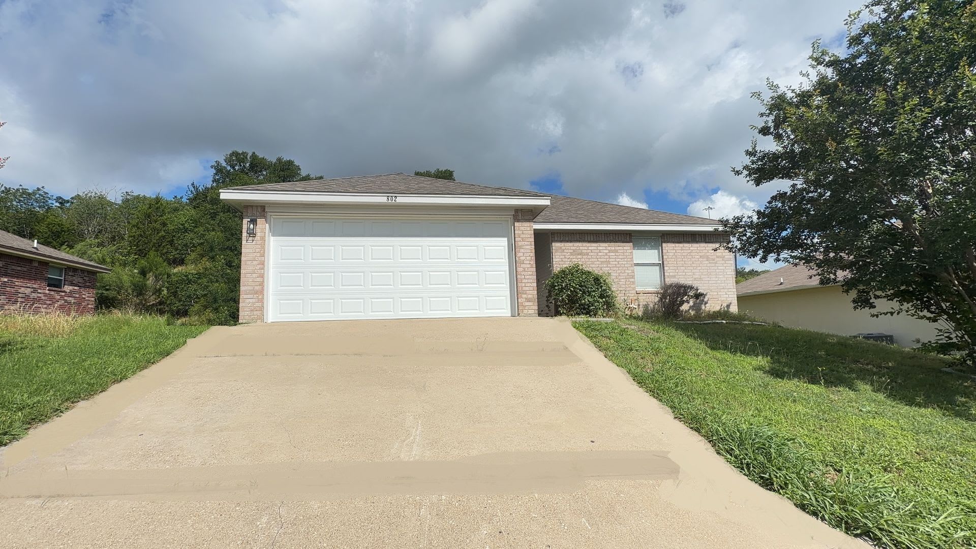 802 SAMUEL DRIVE – photo 1
