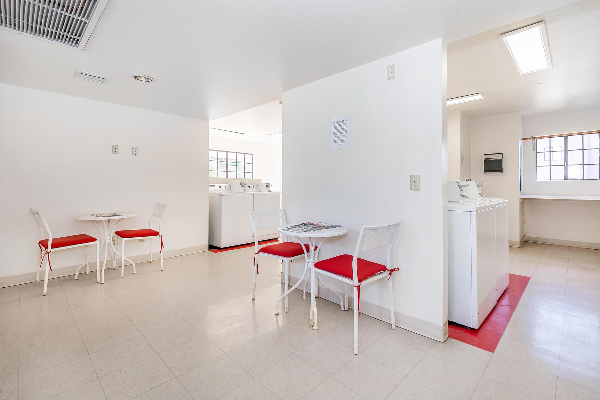 Broadmoor Apartments – photo 3