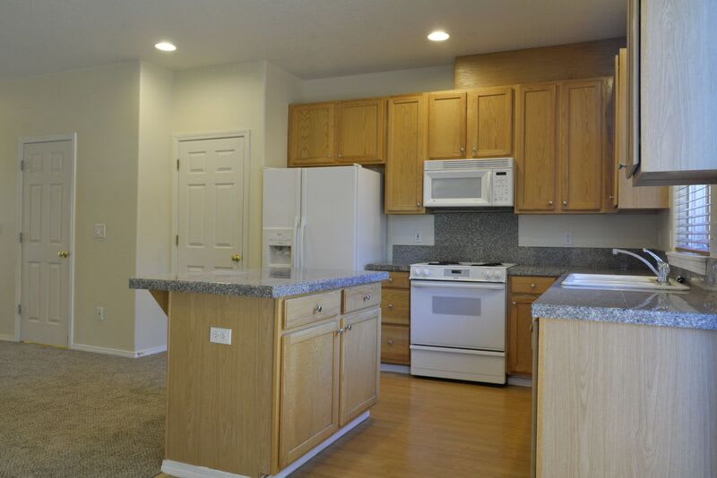 773 SW 198TH PL – photo 4