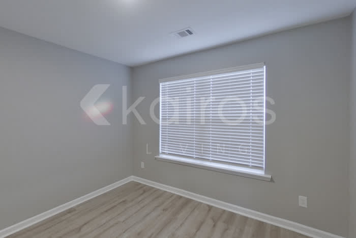 394 Angela Street – photo 5