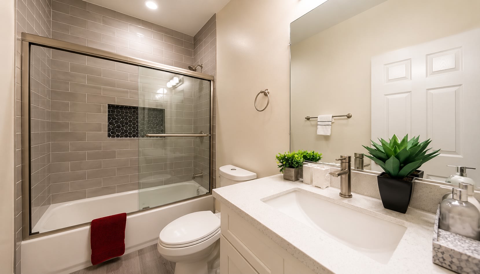 2926 S Normandie Avenue – photo 4