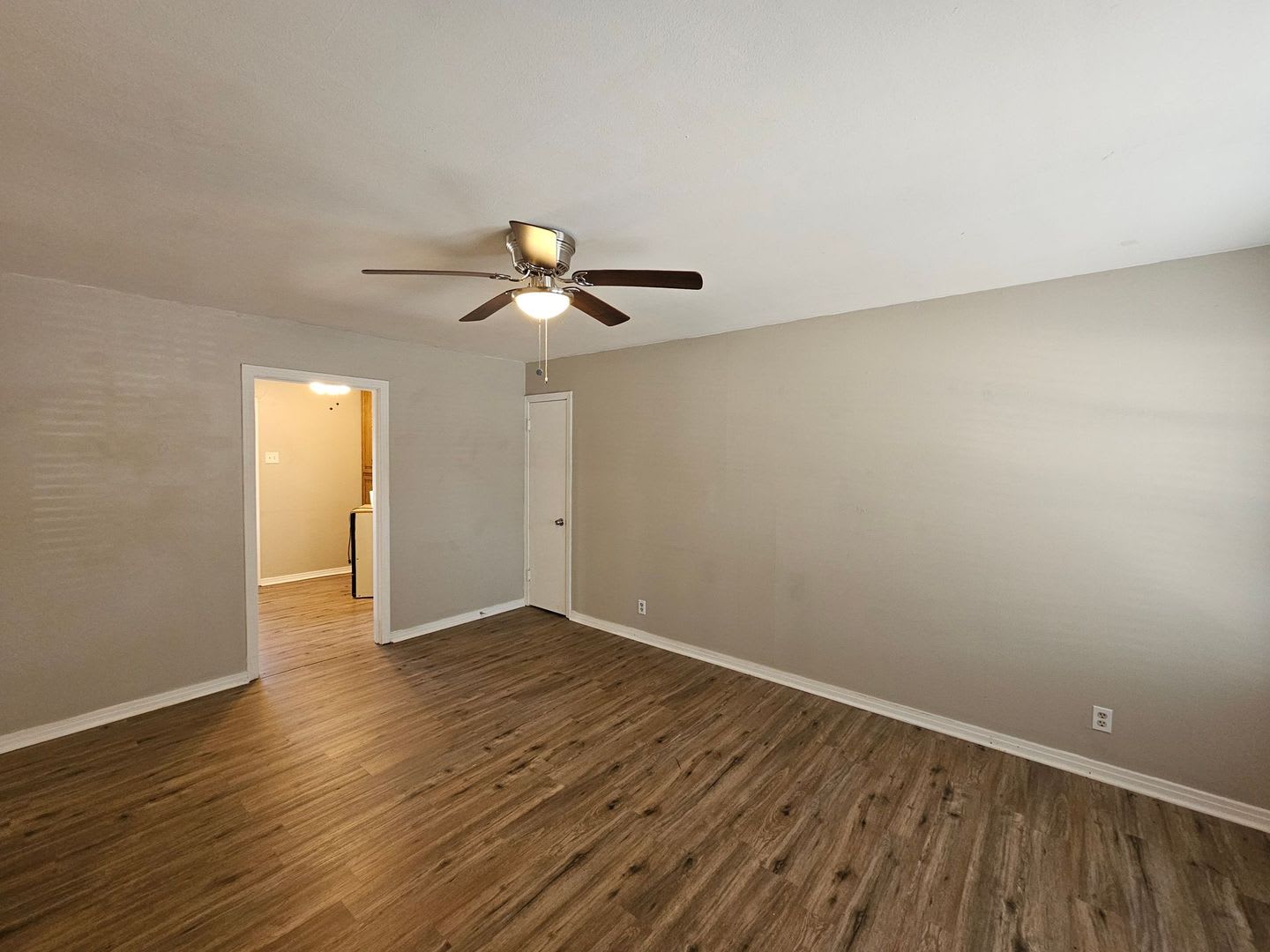 BACK TO SCHOOL RENT SPECIAL – photo 3