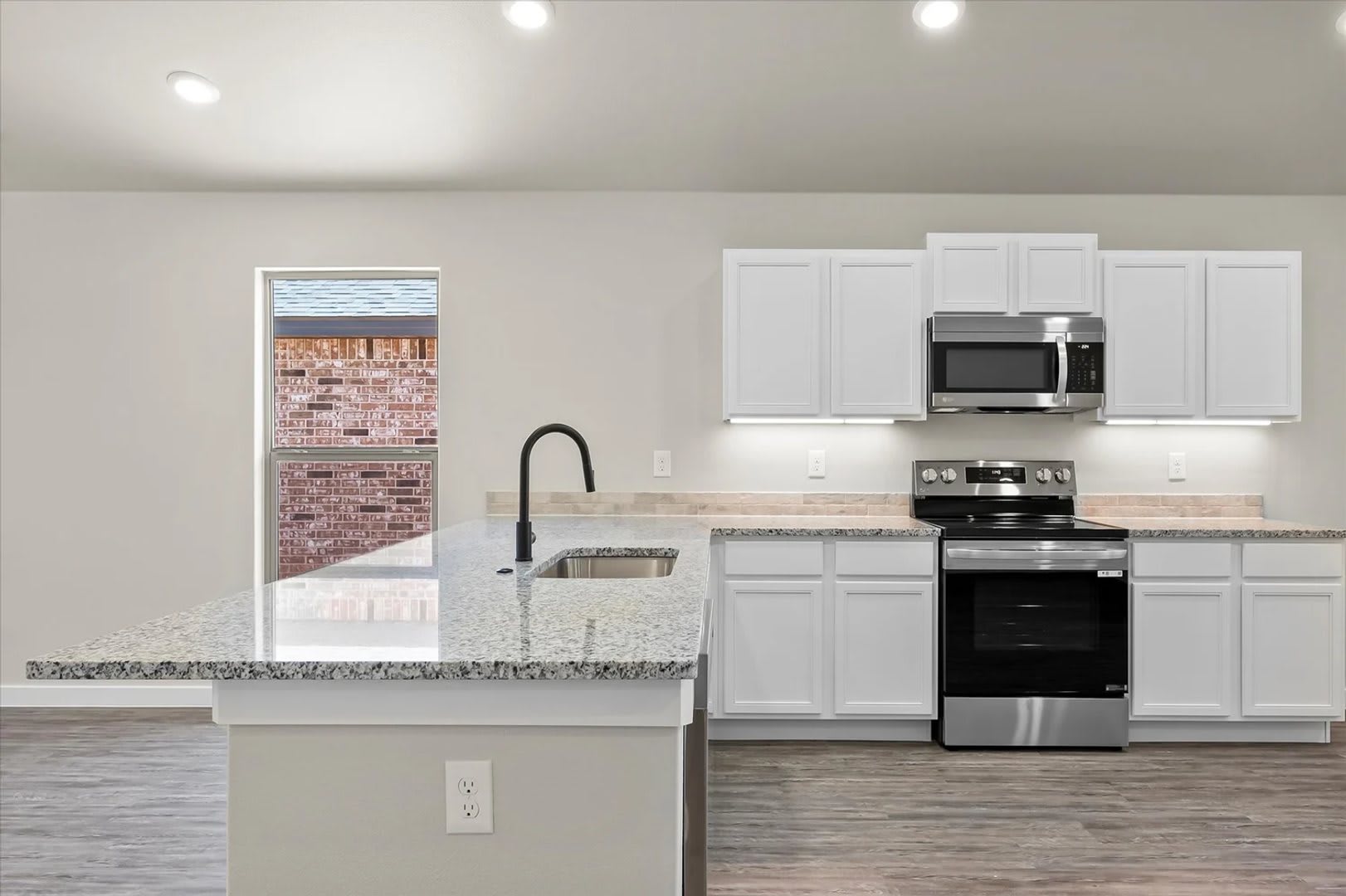 Upland West is the Best Pre-Leasing for August! – photo 3