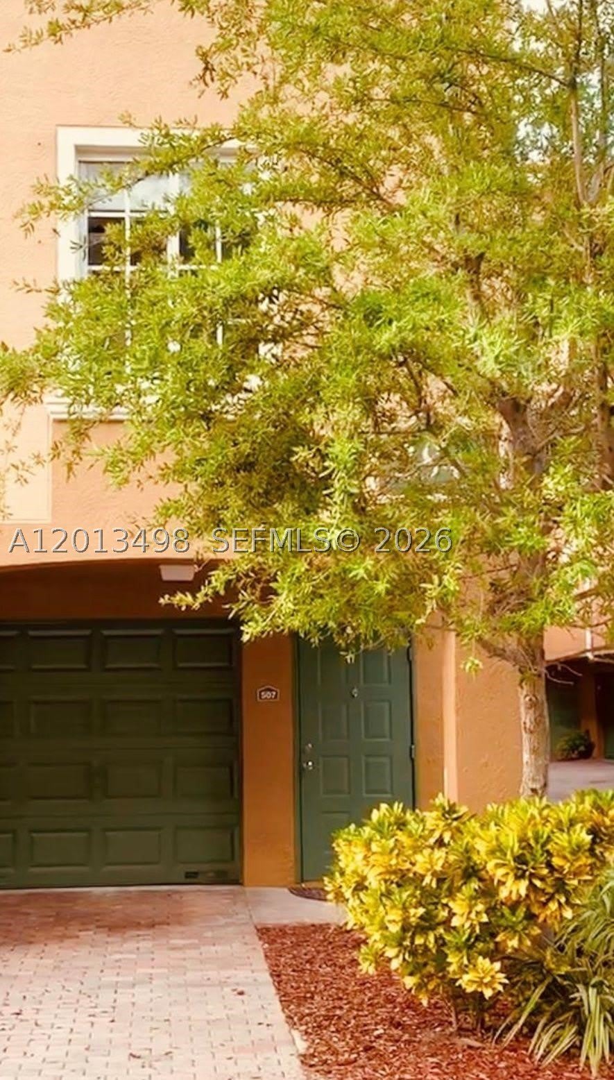 2841 NE 185th St – photo 1