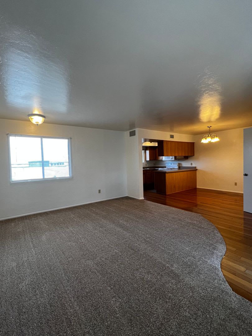Upstairs Three Bedroom Condo N Prescott – photo 2