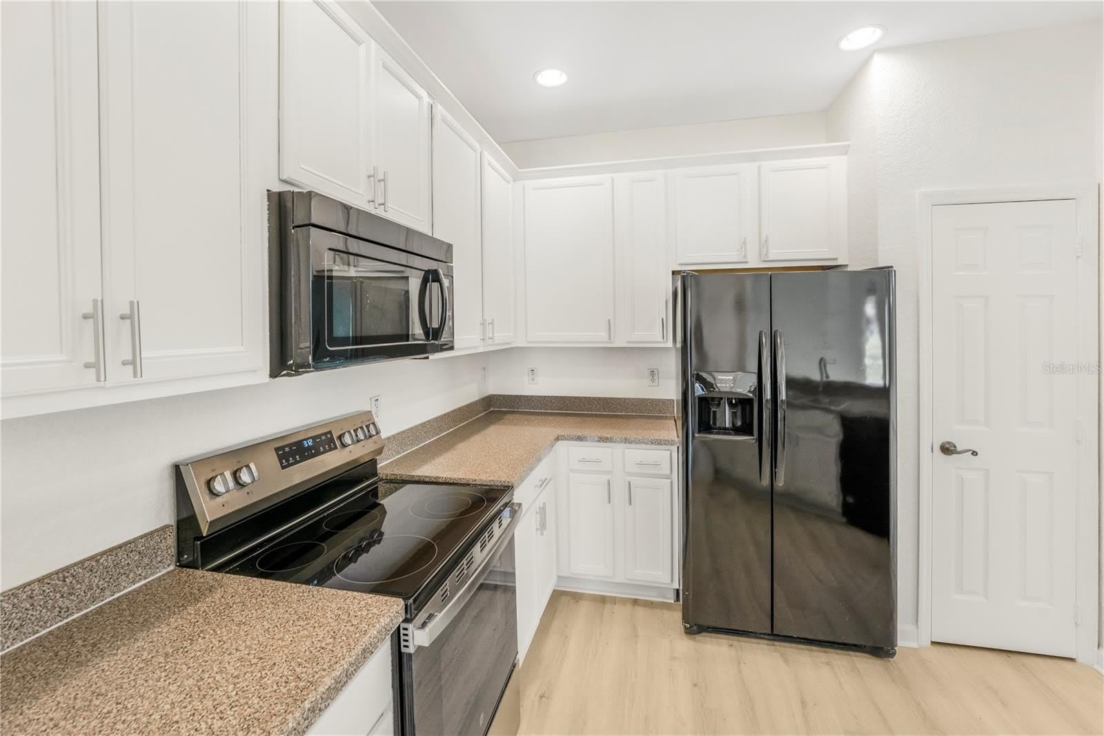 3351 WHITESTONE Circle – photo 3