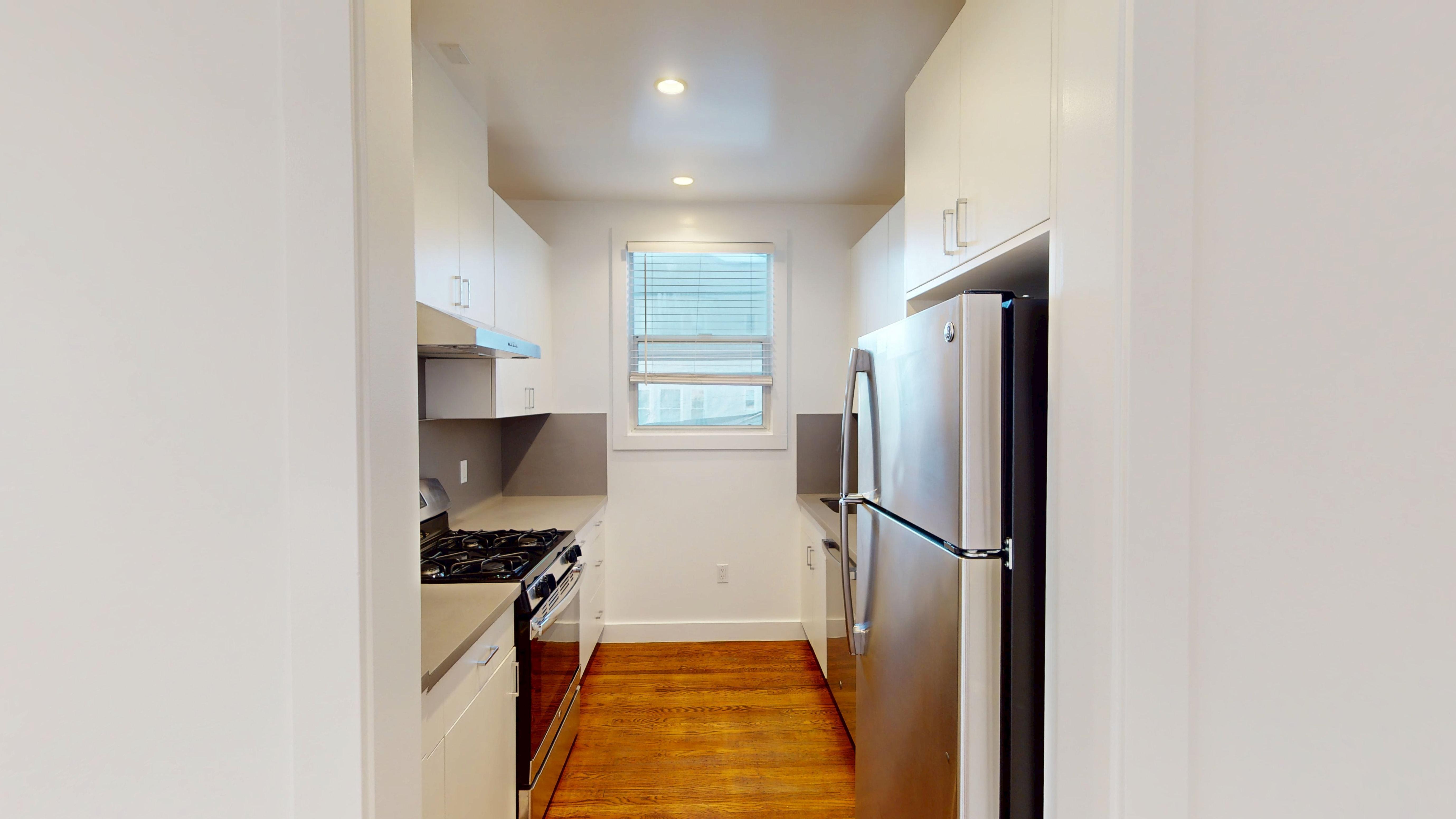 1690 North Point – photo 4