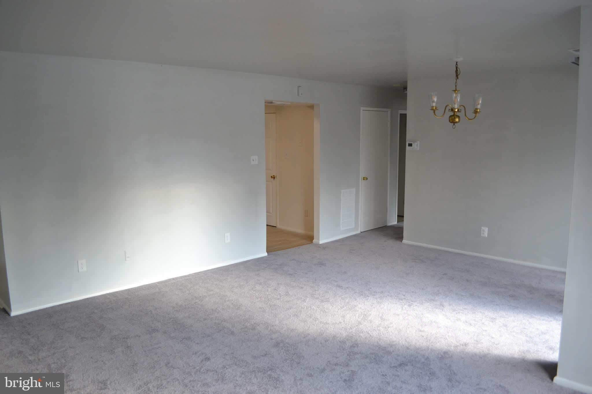 10214 PRINCE Place – photo 2