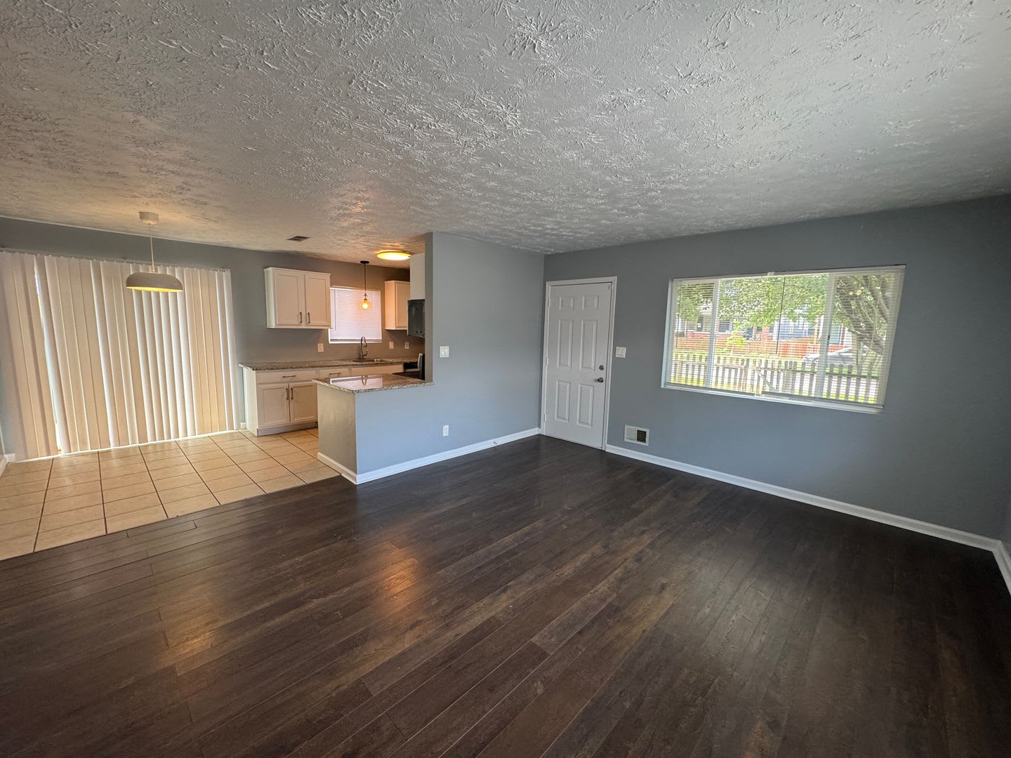 East Fountain Square 3 Bedrooms 1.5 Baths – photo 4