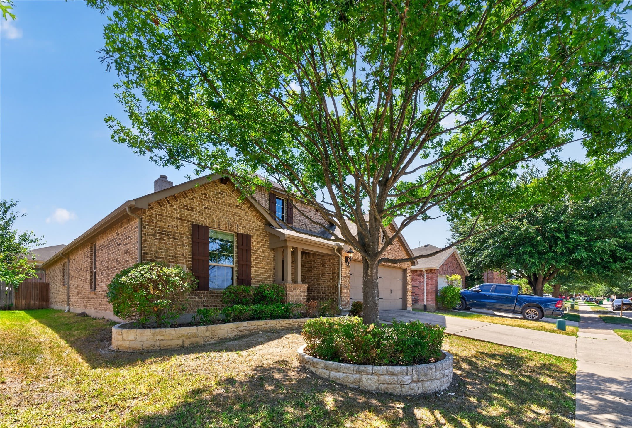 417 Hackberry Drive – photo 2