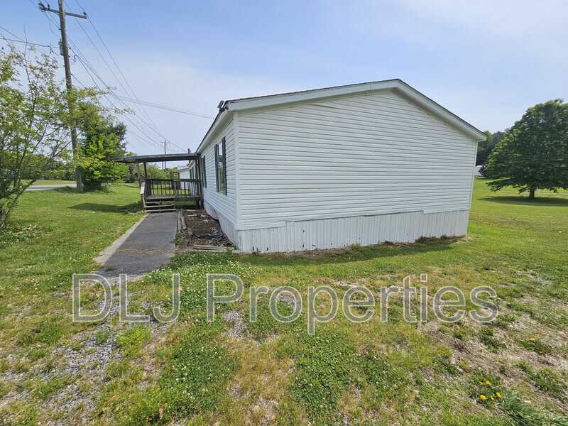1376 Providence Rd – photo 2